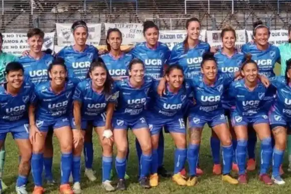 Renuncia de todo el plantel femenino de Argentino de Rosario