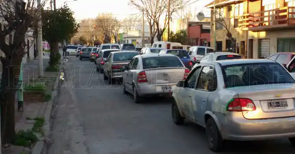 Caos vehicular sobre la avenida Luro por obras de repavimentación