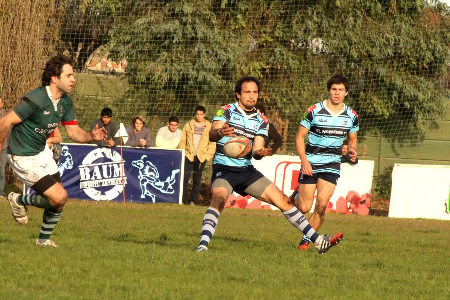 Tres triunfos locales