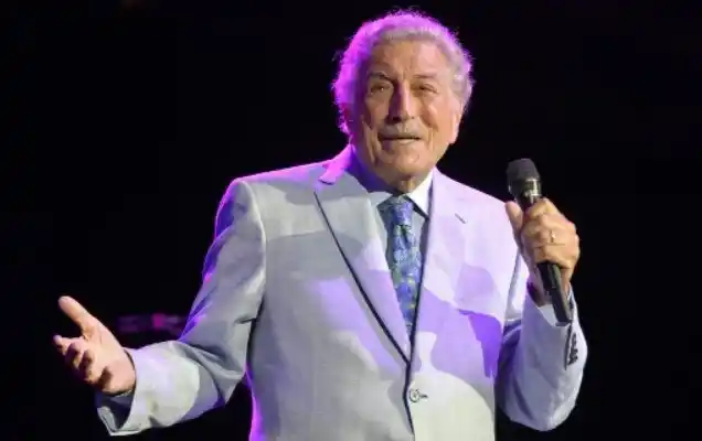 Familia revela que Tony Bennett tiene Alzheimer