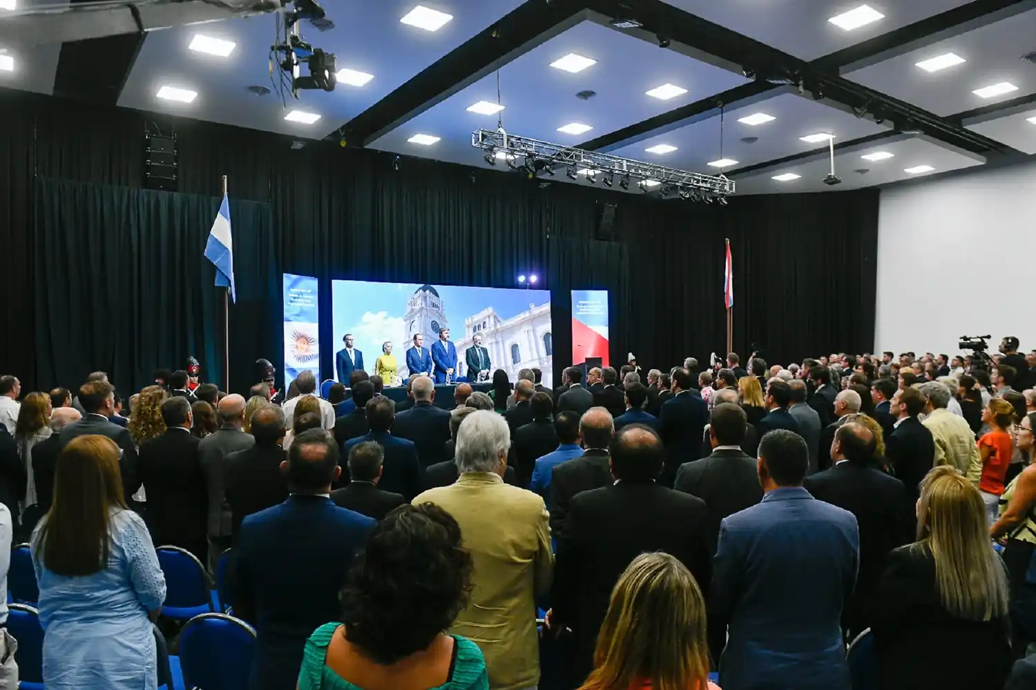 Destacan los anuncios de Bordet sobre exenciones impositivas a la tarifa eléctrica y a productores