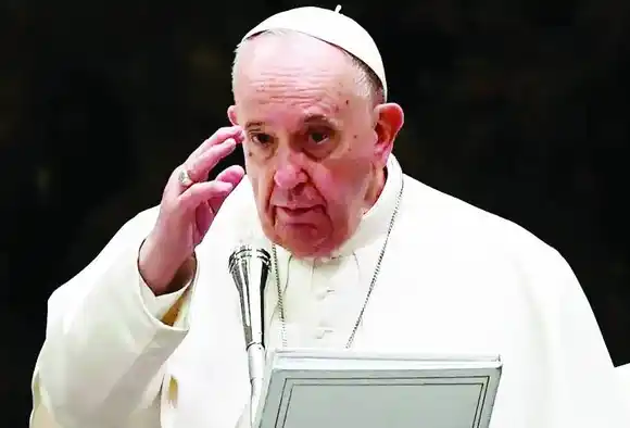 El Papa quiere ir a Moscú, pero recibirá infiltraciones en su rodilla para superar el dolor