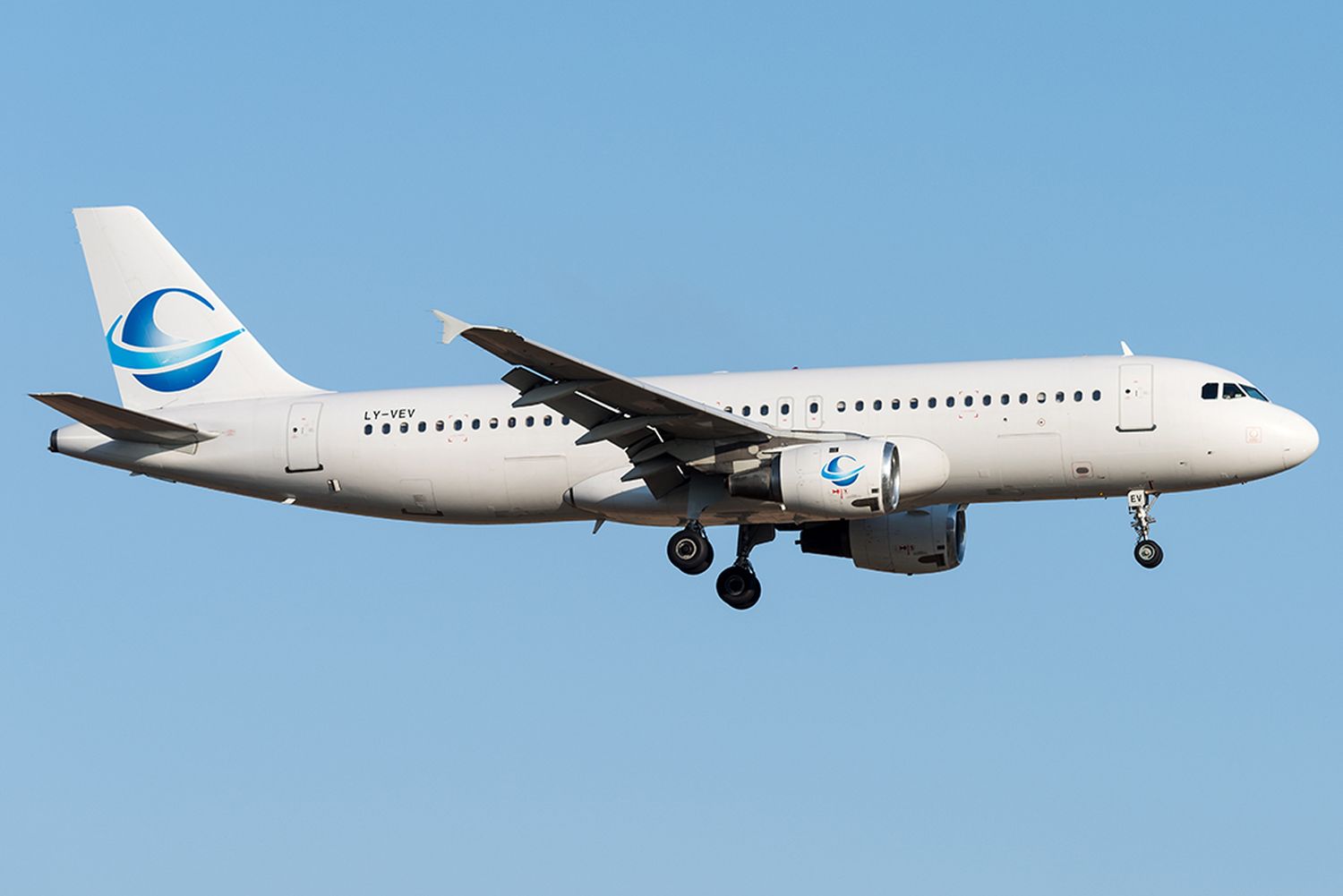 airBaltic to wet-lease four A320 from Avion Express