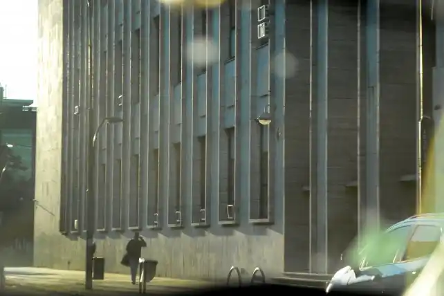 Travesti reclama cobertura social para operaciones de implantes