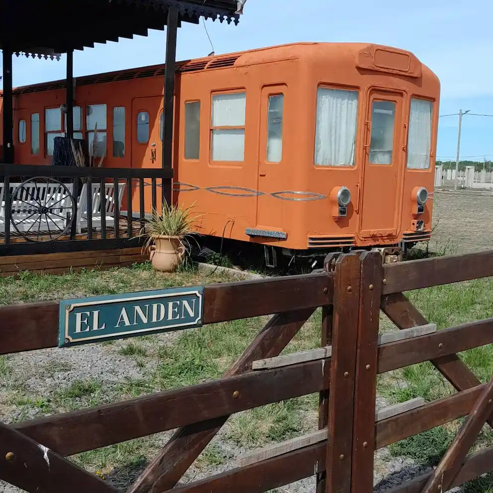 vagón de subte en una casa de fin de semana: - 7