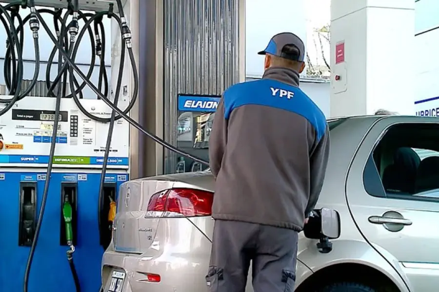 Postergaron el aumento del impuesto a los combustibles: habrá subas progresivas