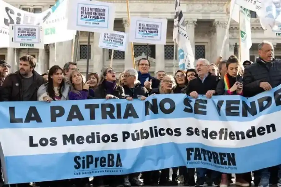 La UBA presentó un informe sobre la libertad de expresión durante el primer año de Milei