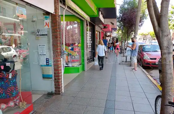 Cómo impactan las cargas sociales en los salarios de empleados de comercio