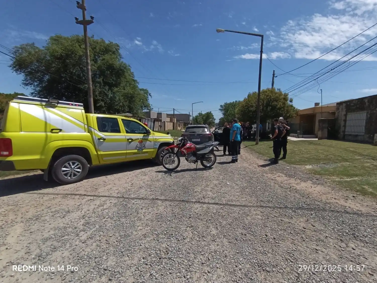 Los servicios de emergencia trabajaron en el lugar del siniestro.