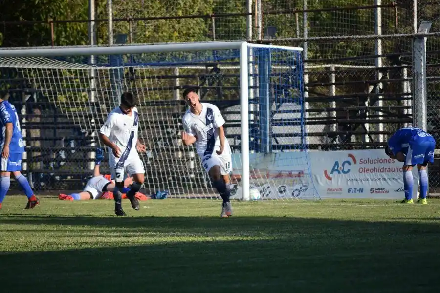 Ben Hur ganó y sigue puntero