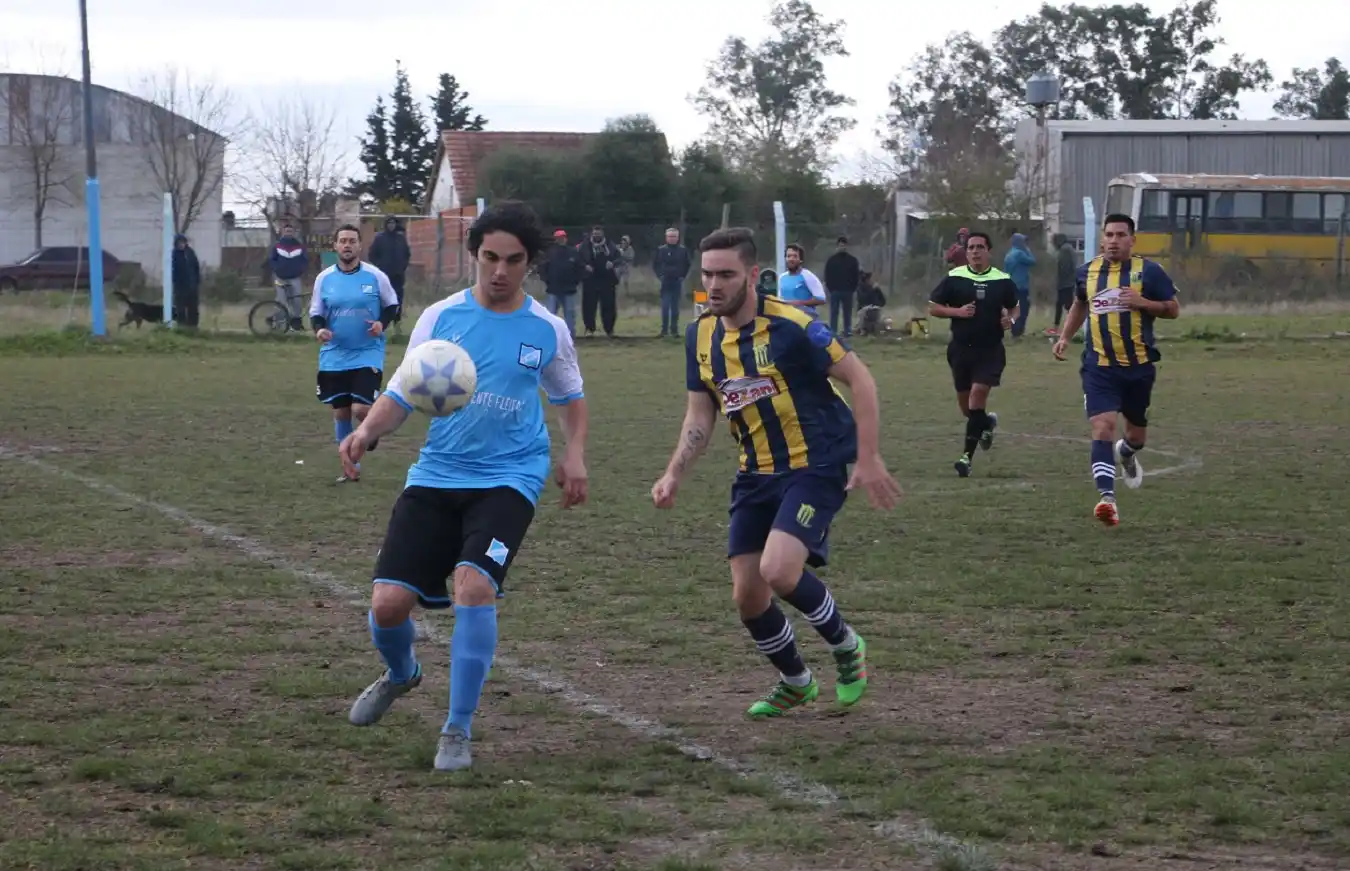 Defensores y Juventud Urdinarrain aburrieron y terminaron sin goles