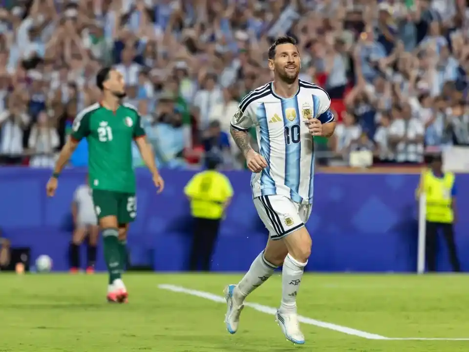 Argentina debutó con autoridad: 3-0 a Argelia y show total de Messi