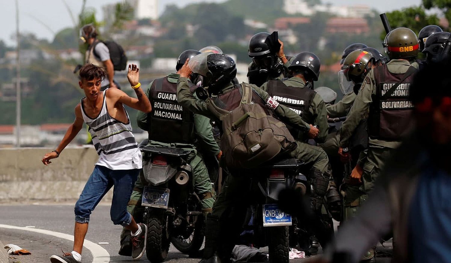 Condenan a 24 años de cárcel a ocho exPNB por violación y tratos crueles contra un joven en 2017, en el Zulia