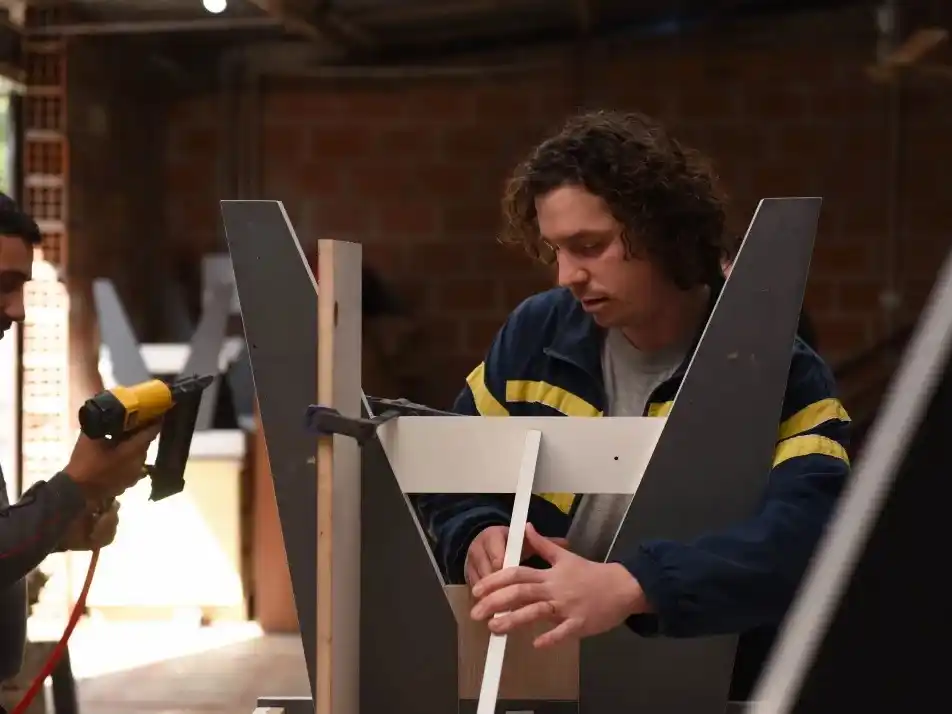 Crespo impulsa la carpintería sustentable con una capacitación que transforma compromiso ambiental en oportunidades