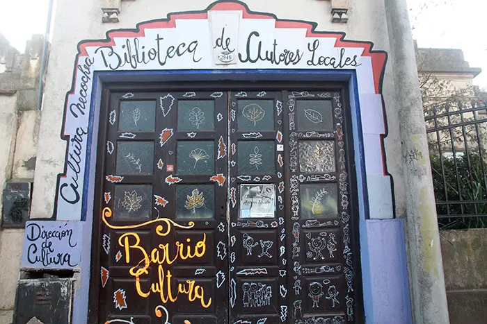 De escritores  y libros entre la historia, el olvido  y la ficción