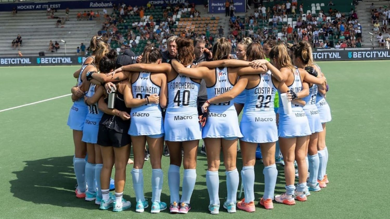 Las Leonas golearon a Corea del Sur en el debut