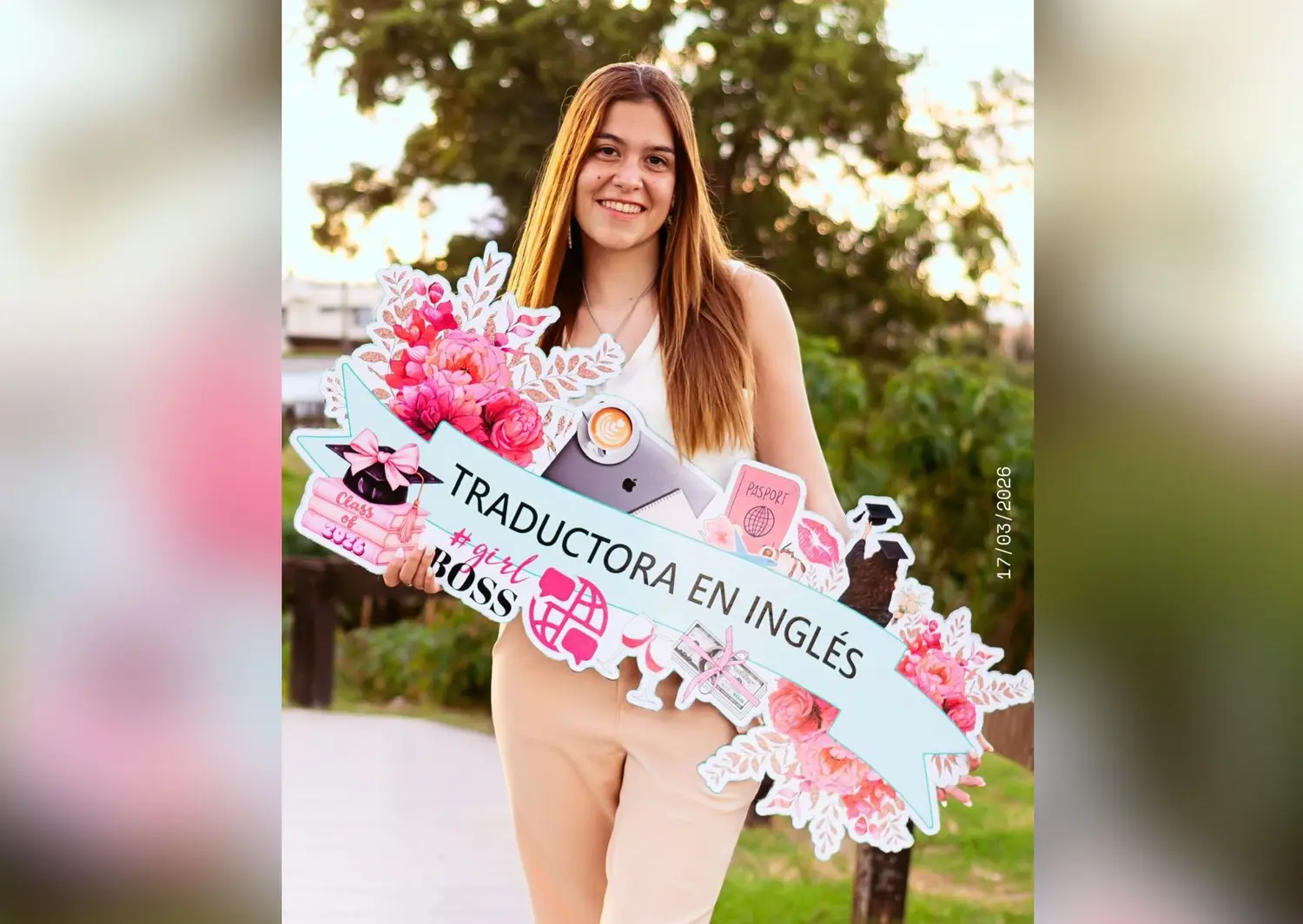 ¡Felicitan a Martina por recibirse de traductora de inglés!