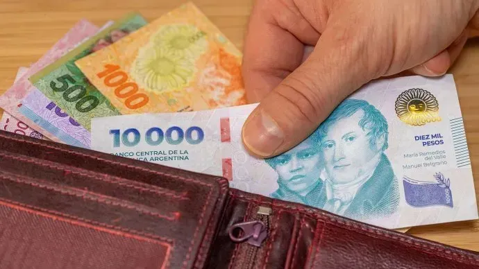 El poder adquisitivo del salario mínimo volvió a caer en agosto y alcanzó su nivel más bajo desde 2001