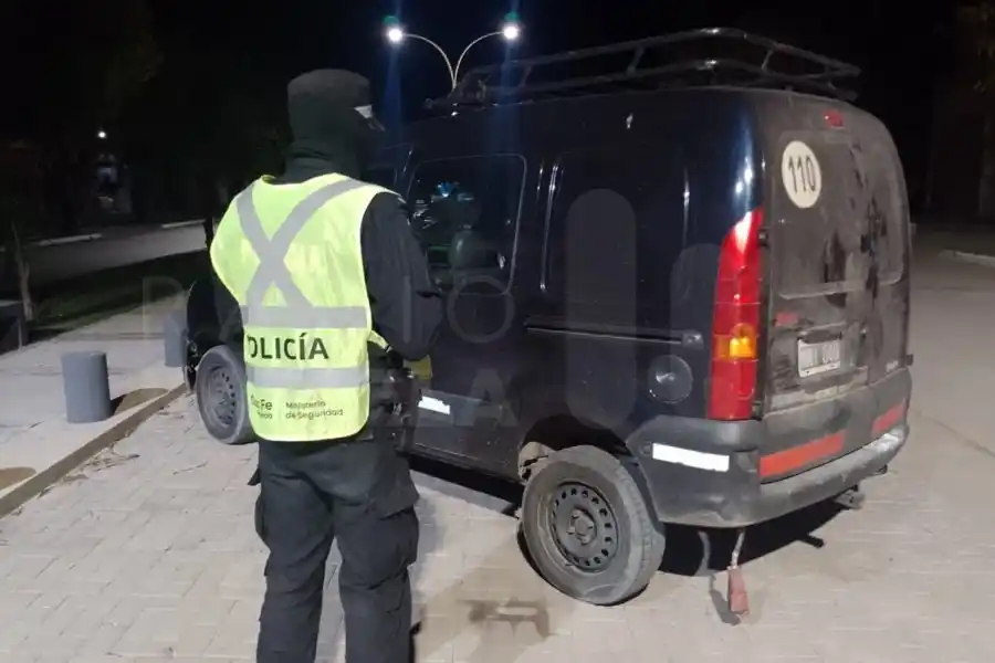 Conducía con una licencia falsificada: fue detenido en la Autovía 19