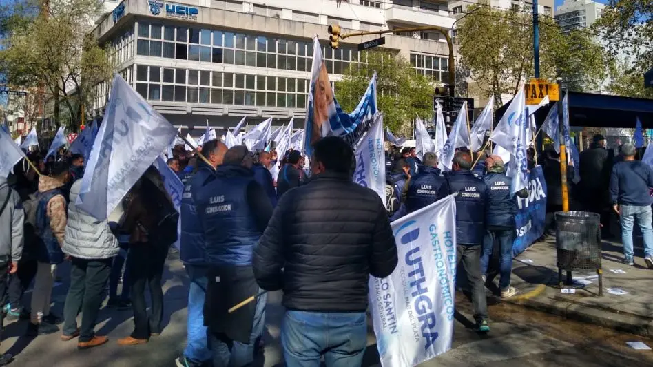 Ante la falta de respuestas, UTHGRA se adueñó de las calles de Mar del Plata 
