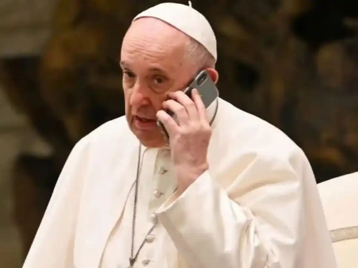La misteriosa llamada que recibió el papa Francisco durante la audiencia semanal