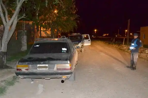 No hacían nada, pero se resistieron cuando los fueron a identificar y quedaron detenidos