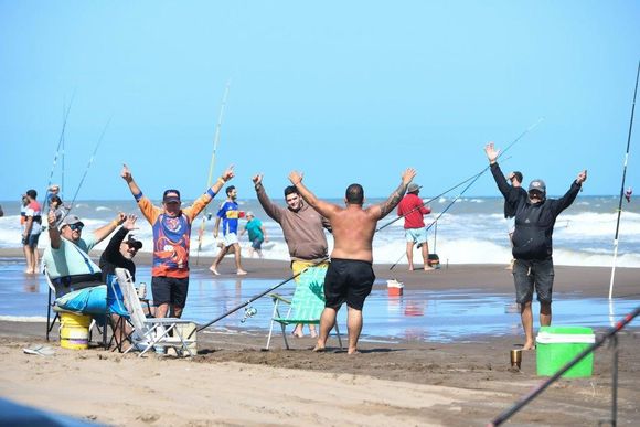 Pescadores contra viento y marea