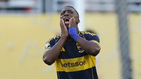 Denunciaron al jugador de Boca Luis Advíncula por provocar un choque en Canning