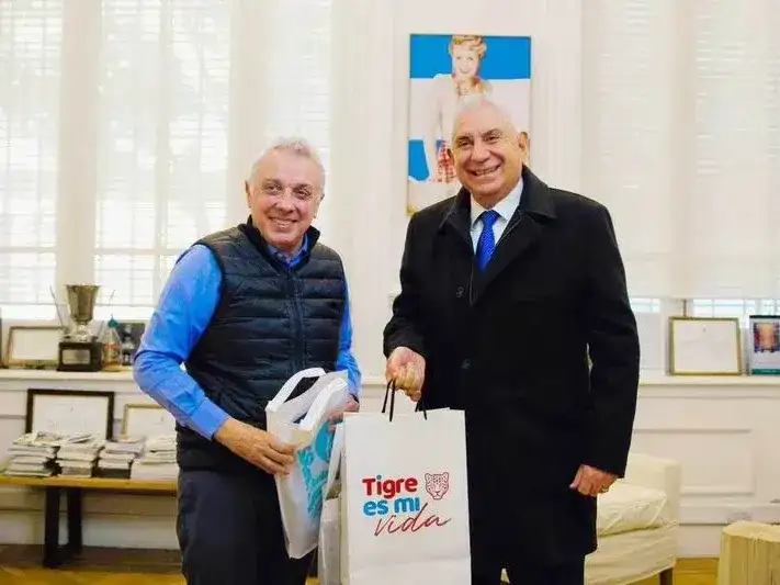 El intendente Jofré firmó un convenio con
su par del municipio de Tigre, Julio César Zamora