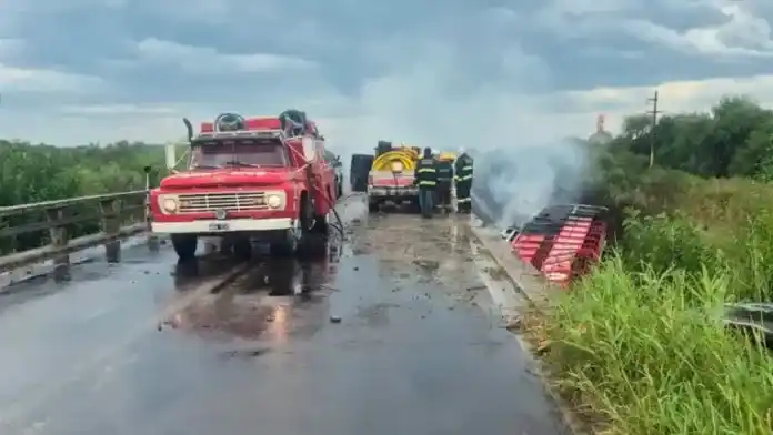 Nuevo siniestro letal en una ruta entrerriana: un camionero falleció tras despistar