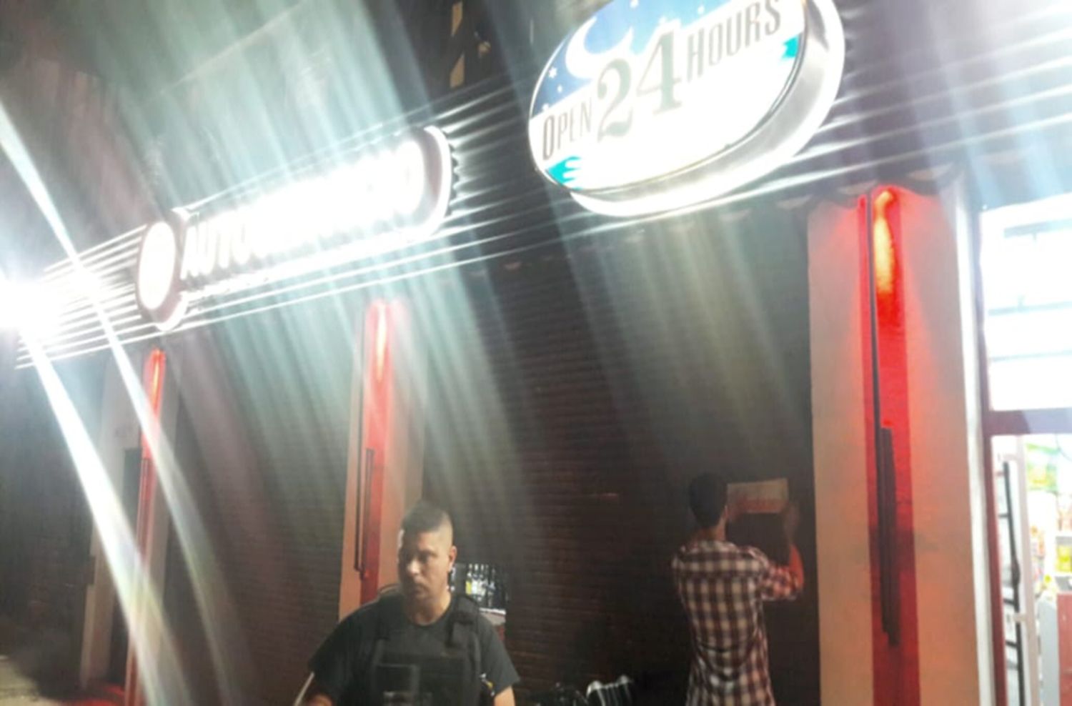 Clausuraron dos comercios que vendían alcohol fuera del horario permitido