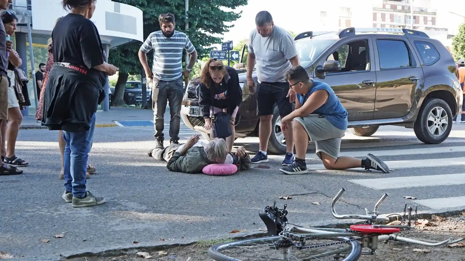 n avenida 59 y calle 60. Un hombre que guiaba una bicicleta sufrió heridas