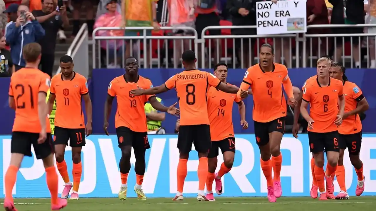 Festeja Países Bajos, con el triunfo se aseguró el liderazgo del Grupo F. Foto: EFE