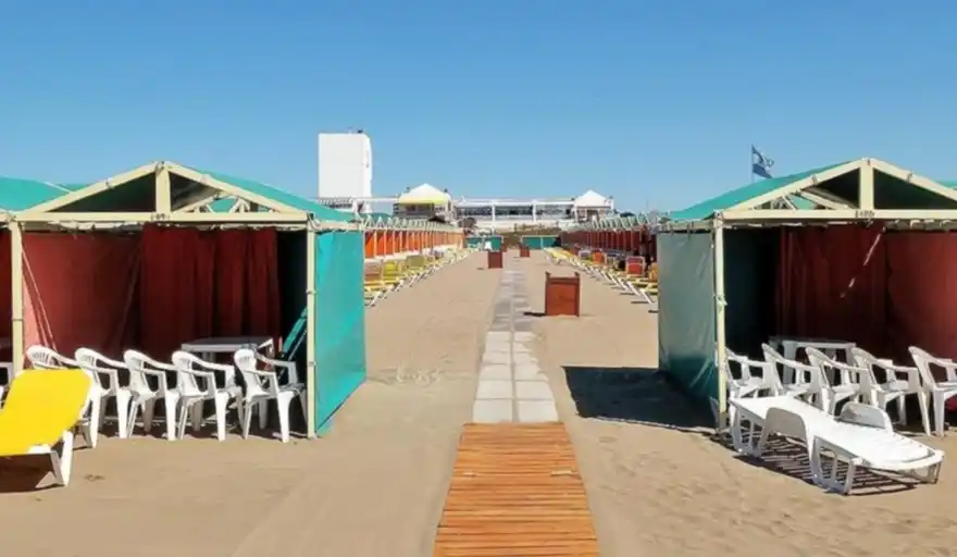 En el balneario Punta Mogotes brindarán carpas gratuitas a personas con discapacidades