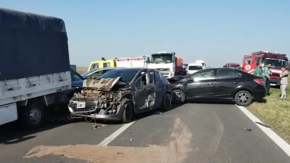Choque en cadena en la AU a Córdoba: un siniestro “nunca antes visto”