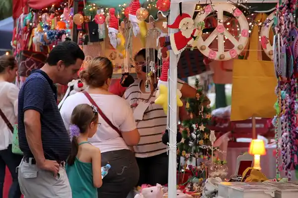 Con más de treinta expositores, largó la  Feria “Rescatando el Espíritu Navideño”