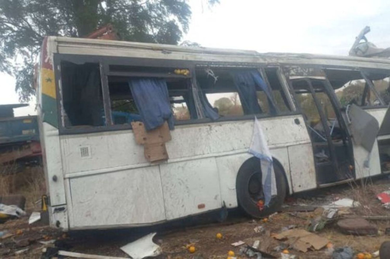 Tragedia en Senegal: al menos 19 muertos dejó un fuerte choque entre ómnibus y un camión