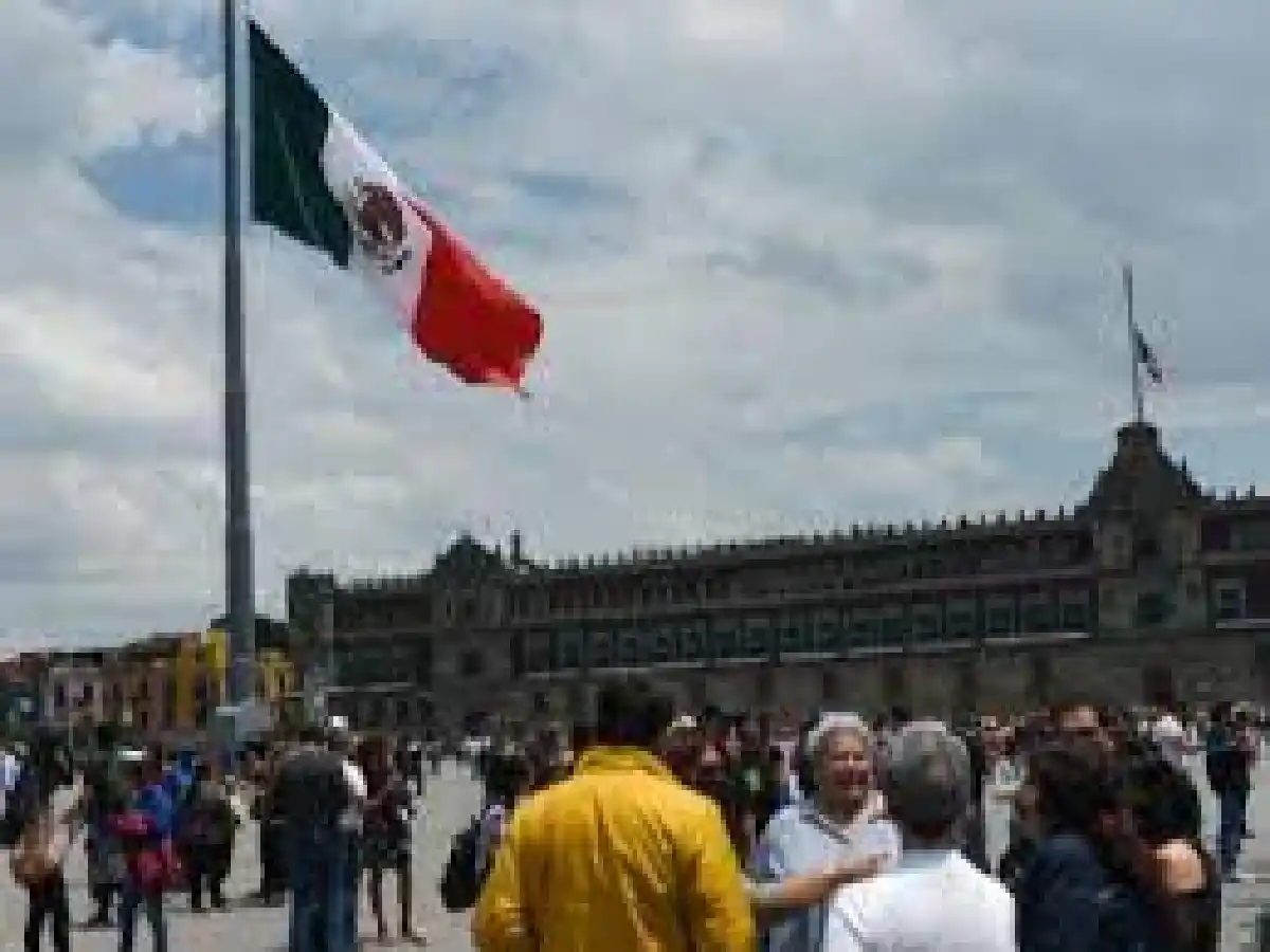 Al menos hay una víctima fatal por el fuerte terremoto en México