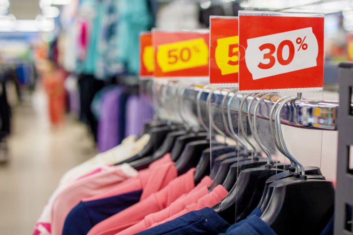 El furor por la ropa barata de China genera complicaciones en la industria de varios países.