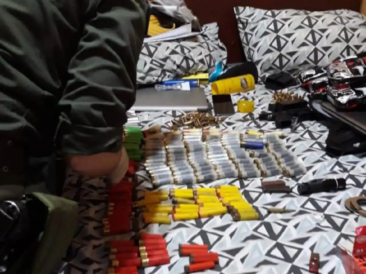 Santa Fe: 24 policías detenidos acusados de graves delitos