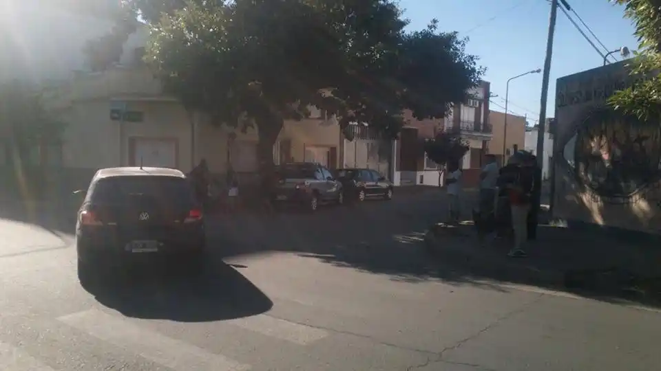 Doble choque a metros de la jefatura de policía