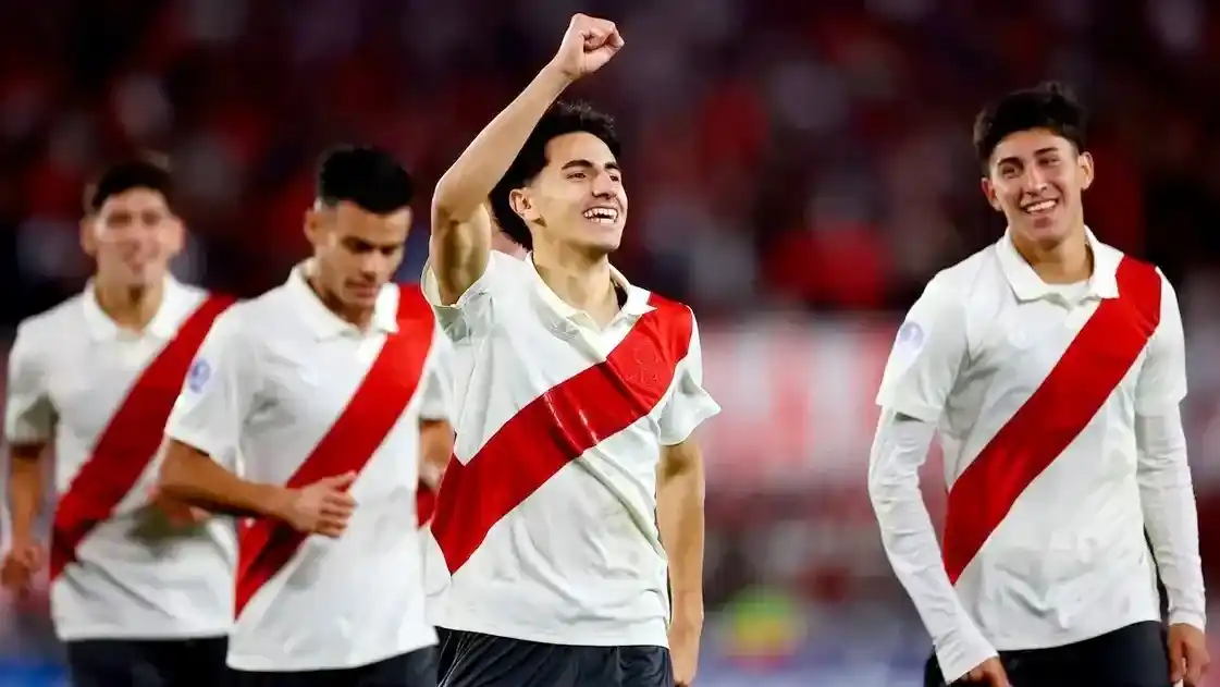 Con goles de Salas, Fausto Vera y Lucas Silva, River goleó a Blooming y terminó primero en su grupo