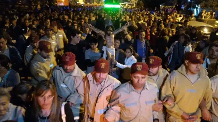 Más de 200 mil fieles participaron del Via Crucis del padre Ignacio