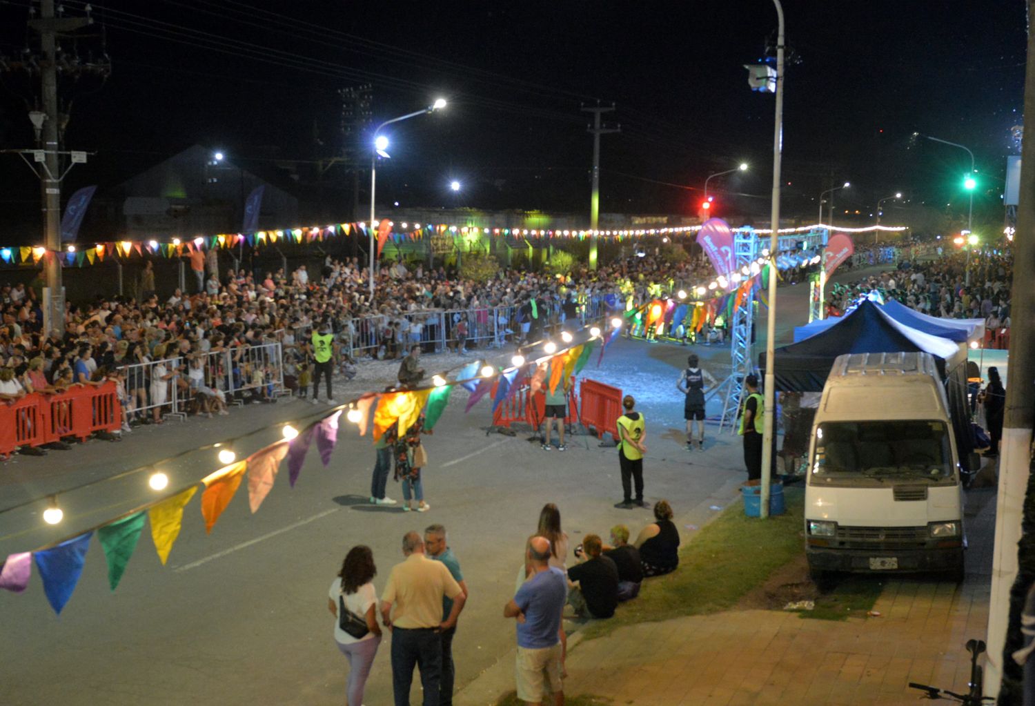 El color y el ritmo de la Comparsa de Gardey brillarán en el tercer día de Carnaval