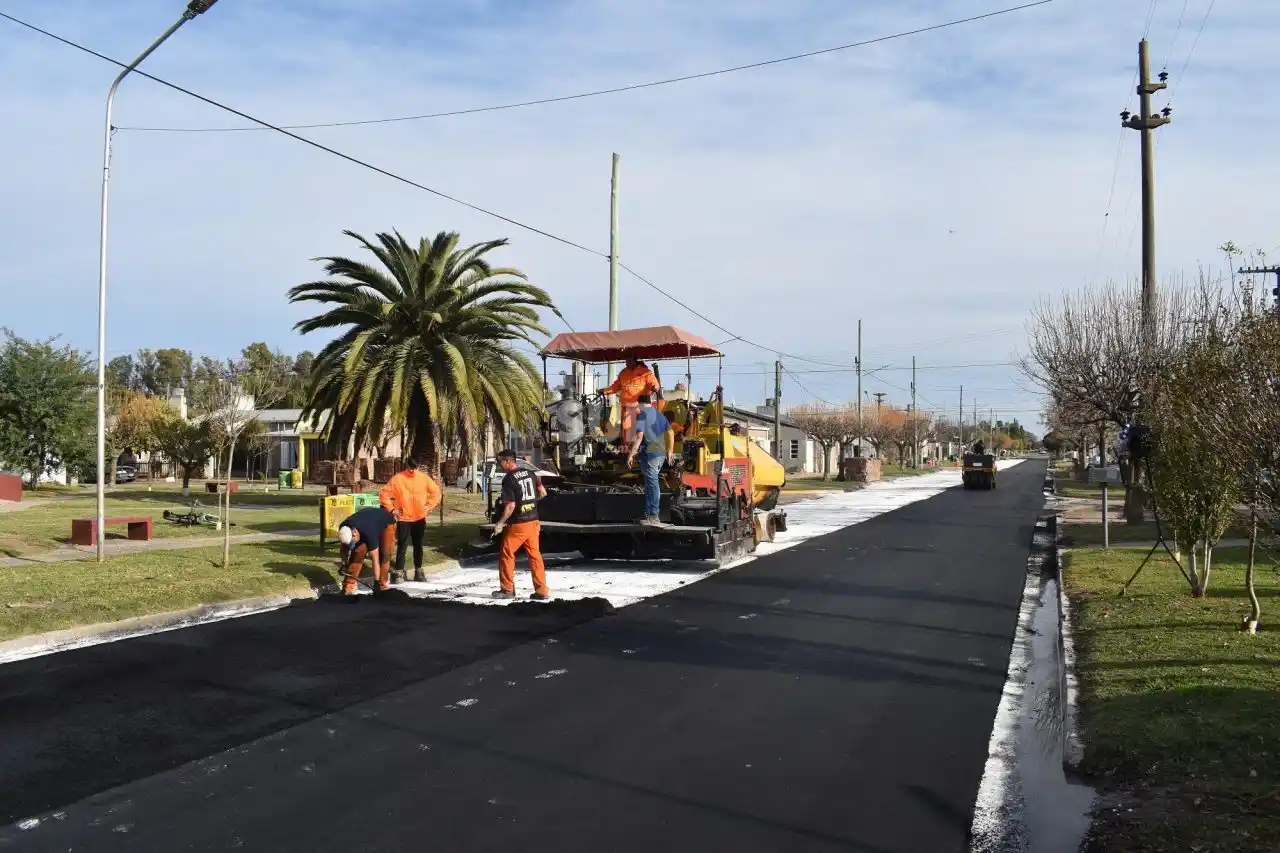 Chovet: pavimentan más cuadras y llegan a 18 en 3 años de gestión