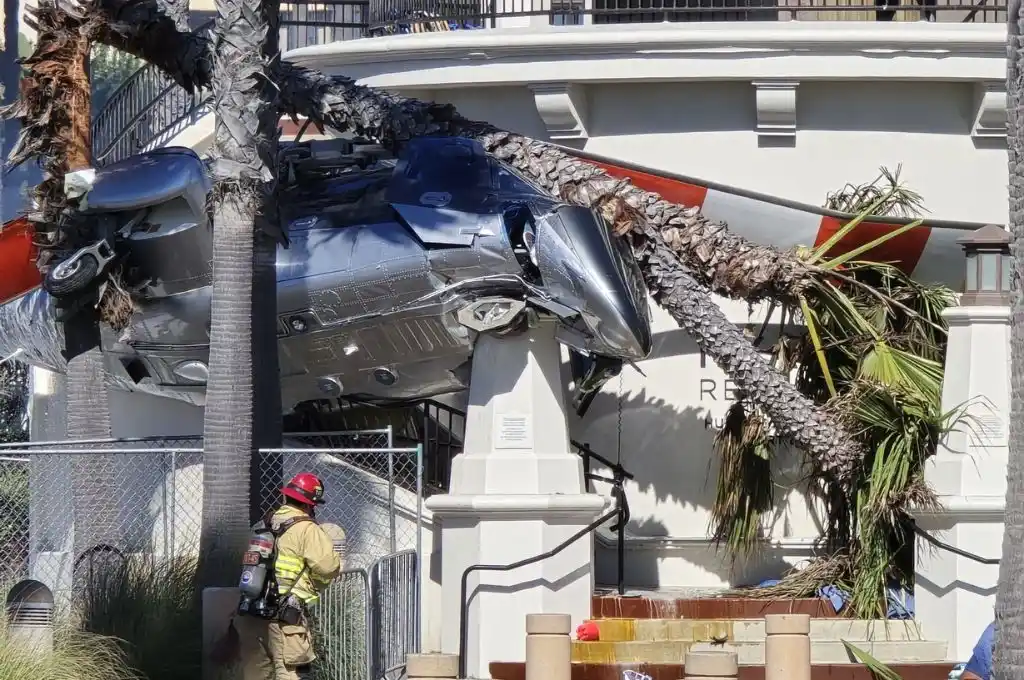 Un helicóptero se estrelló en una playa