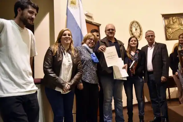Distinguen a alfabetizadores voluntarios que enseñan en la cárcel