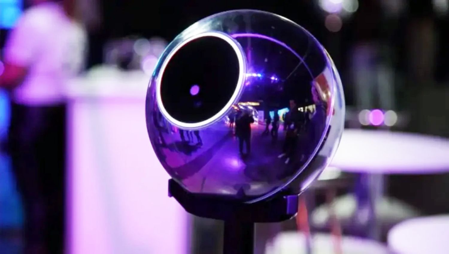 Orb, el dispositivo encargado de escanear el iris de las personas.