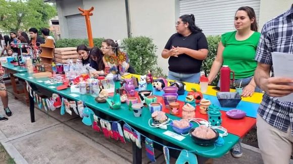 Feria de emprendedores en la Semana de la Juventud