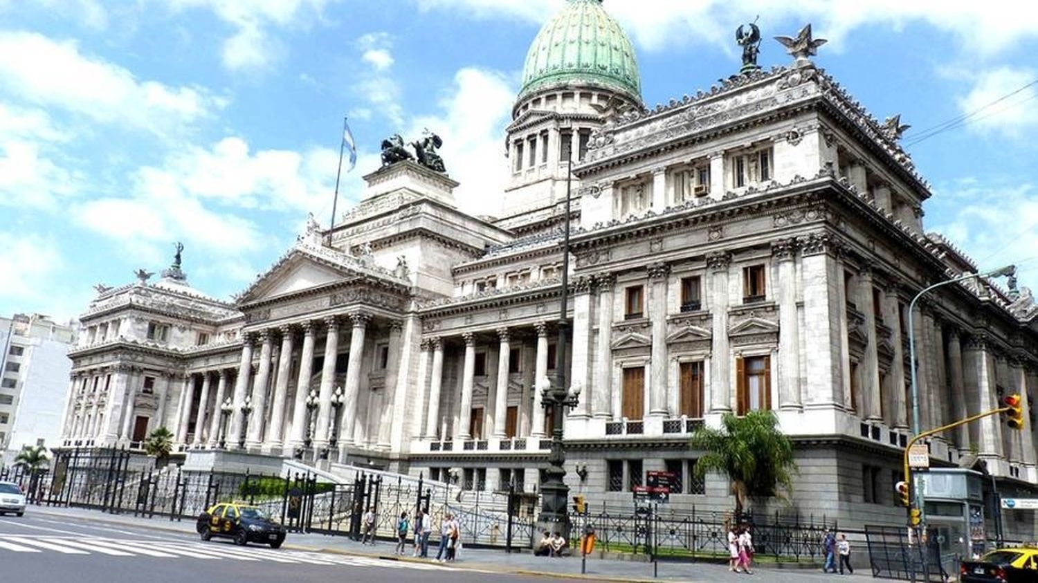 El Gobierno prorrogó hasta el 9 de diciembre las sesiones ordinarias del Congreso